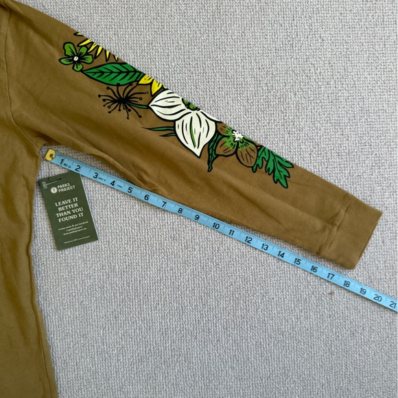 NWT PARKS PROJECT Catskills Flower Patch Long Sleeve Tee Medium Unisex - Picture 6 of 7